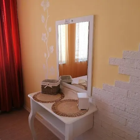 апартамент белия делфин Greenlife Apartment *